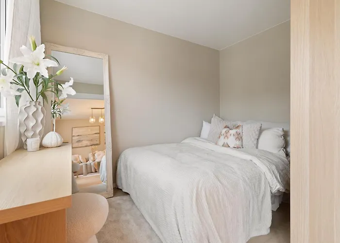 Stylish Newly Renovated In Daire